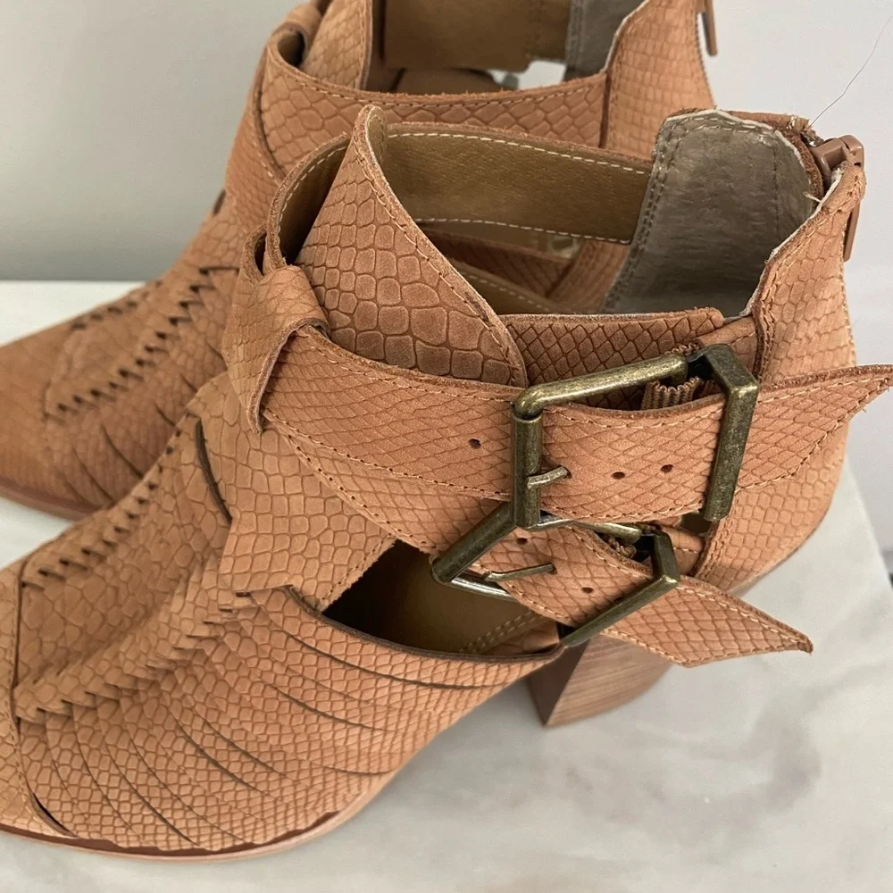Gianni Bini Wrapped-Up Leather Cut Out Booties Size 10